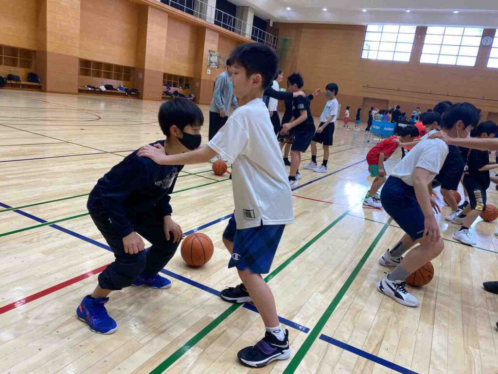 午前中はパス練習やシュート練習を実施