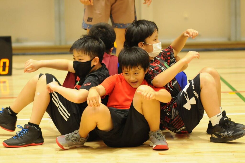 昨日も見かけた背中合わせ