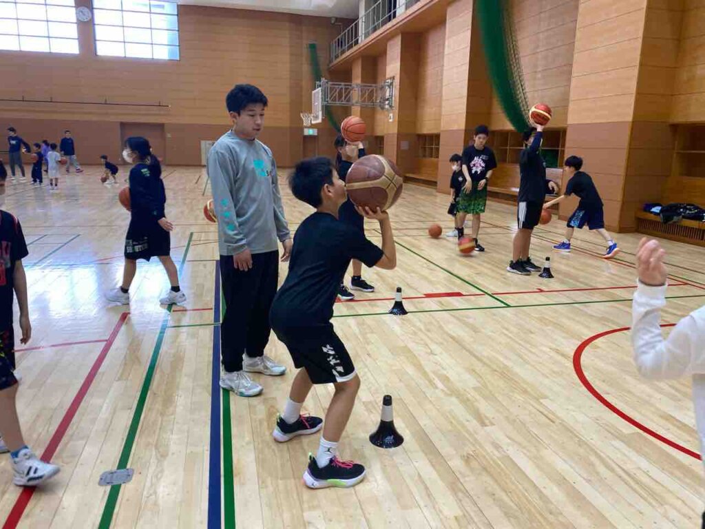午前中はパス練習やシュート練習を実施