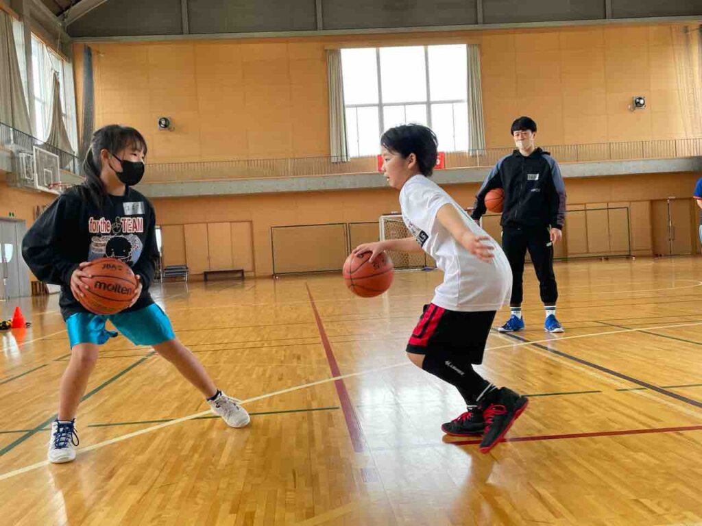 ドリブル練習‼️やったことのない技にも積極的にチャレンジ森本コーチからもお話があったようにできないこともやり続けることが大切