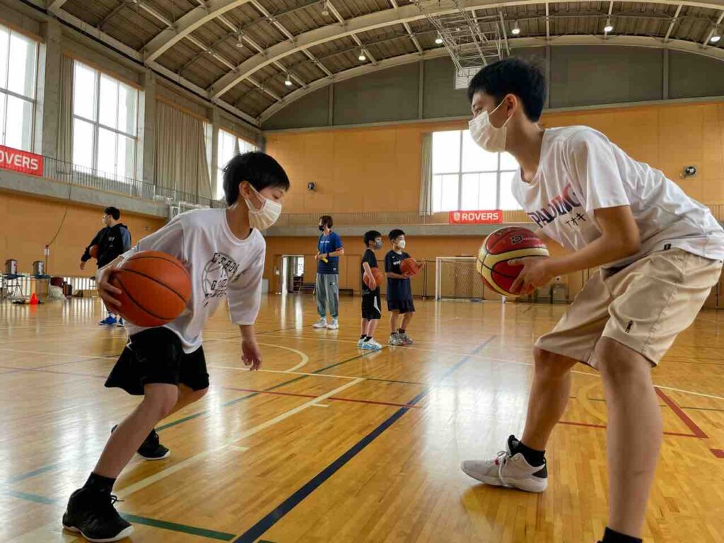 ドリブル練習‼️やったことのない技にも積極的にチャレンジ森本コーチからもお話があったようにできないこともやり続けることが大切