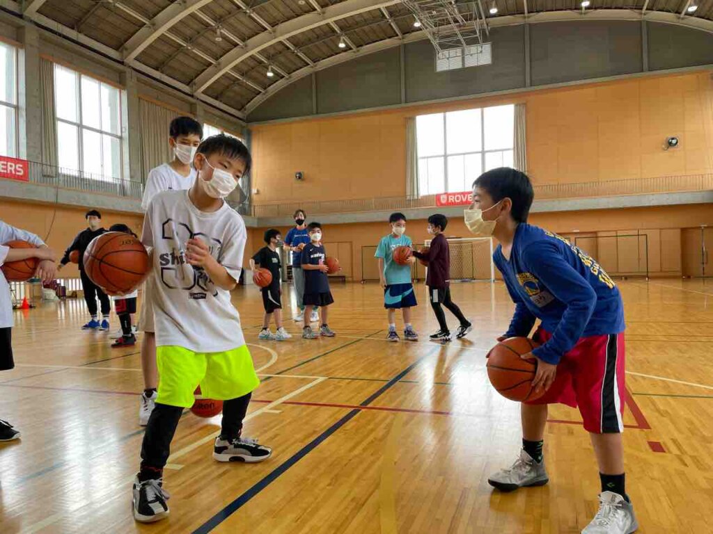 ドリブル練習‼️やったことのない技にも積極的にチャレンジ森本コーチからもお話があったようにできないこともやり続けることが大切