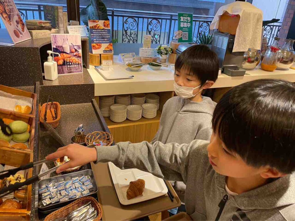 この日も綺麗な景色を散歩し、朝食を食べて出発