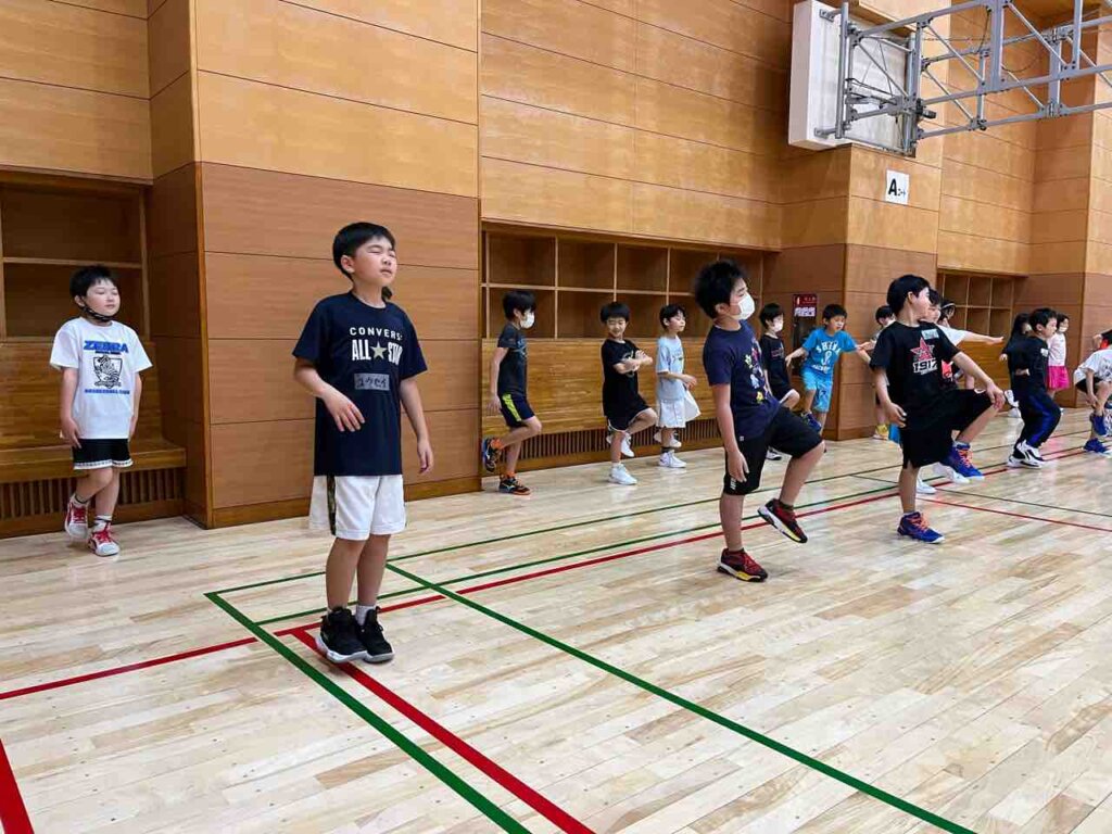 午前中はパス練習やシュート練習を実施