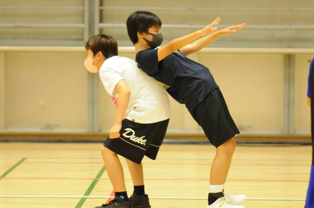 昨日も見かけた背中合わせ