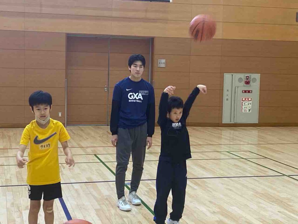 午前中はパス練習やシュート練習を実施