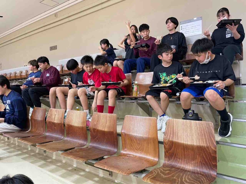 最後の時間はみんなでお昼タイム
