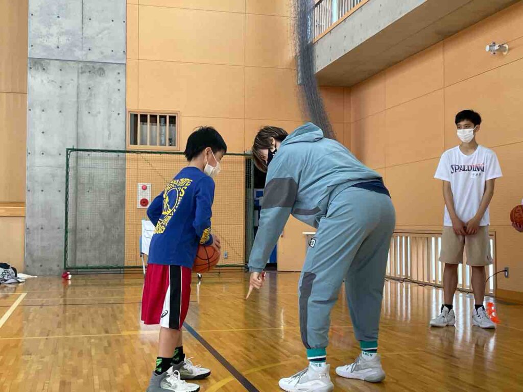 後半は沢頭コーチにバトンタッチ一番確率の高いゴール下でのシュート練習基本だからこそ繰り返し練習が大切‼️