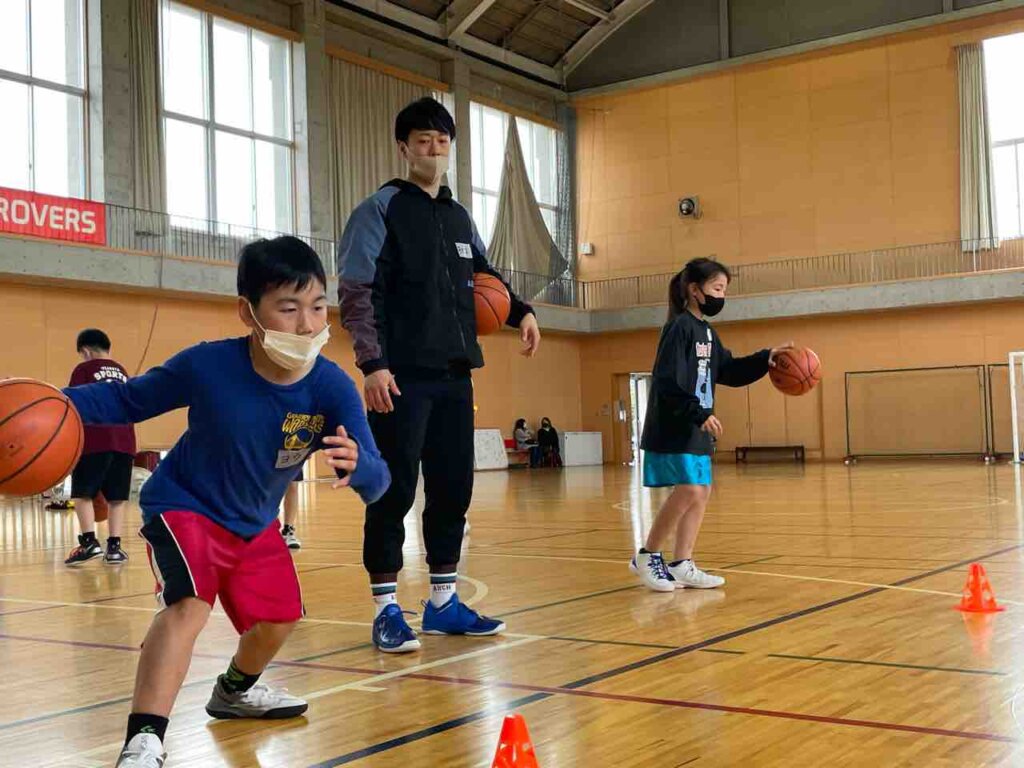 ドリブル練習‼️やったことのない技にも積極的にチャレンジ森本コーチからもお話があったようにできないこともやり続けることが大切