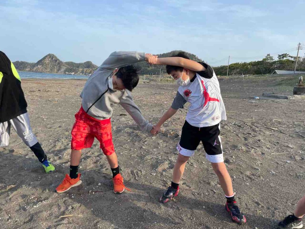 合宿2日目です朝は岩井海岸へ散歩して体操