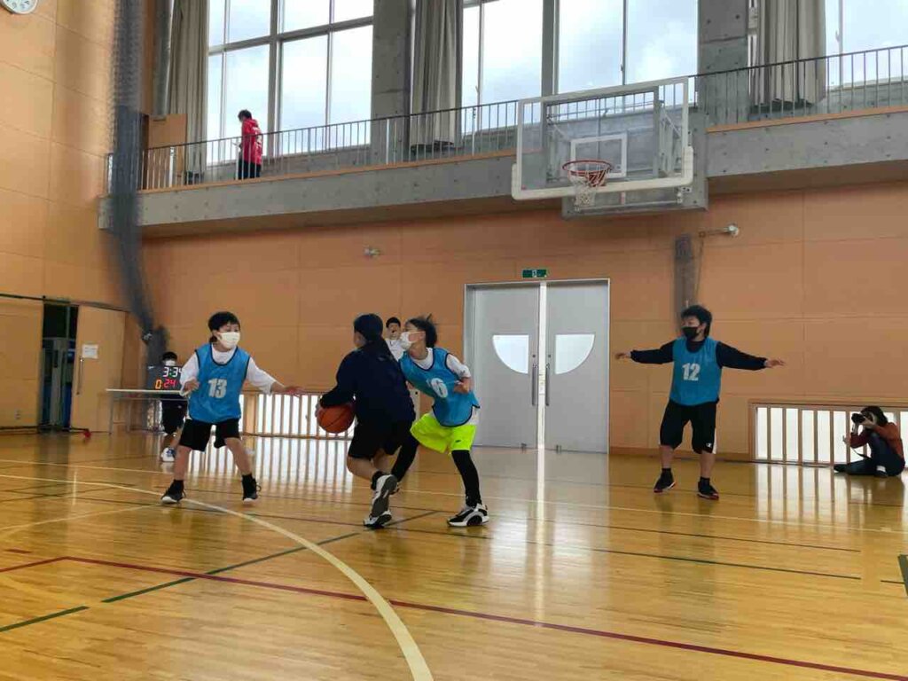 最後は3x3紅白戦各チームコミュニケーションを取りながら、初日から白熱し、大盛り上がりでした