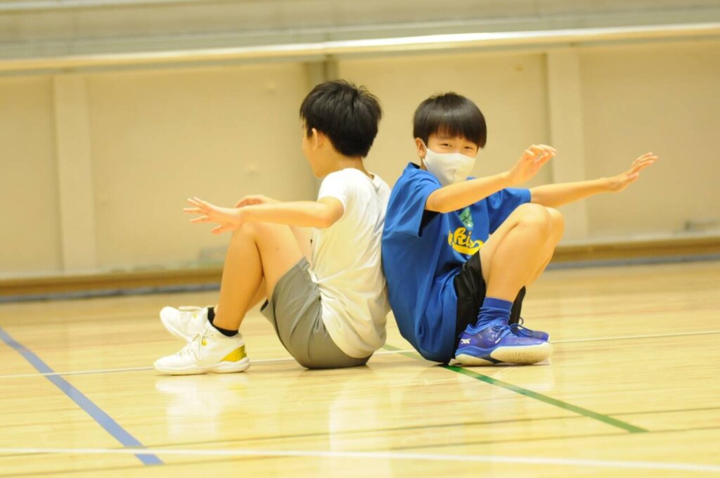 昨日も見かけた背中合わせ