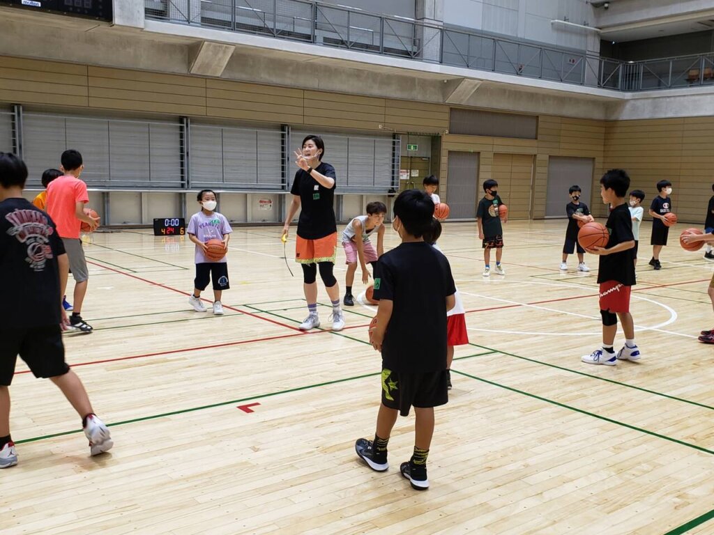 もう一組はドリブル練習