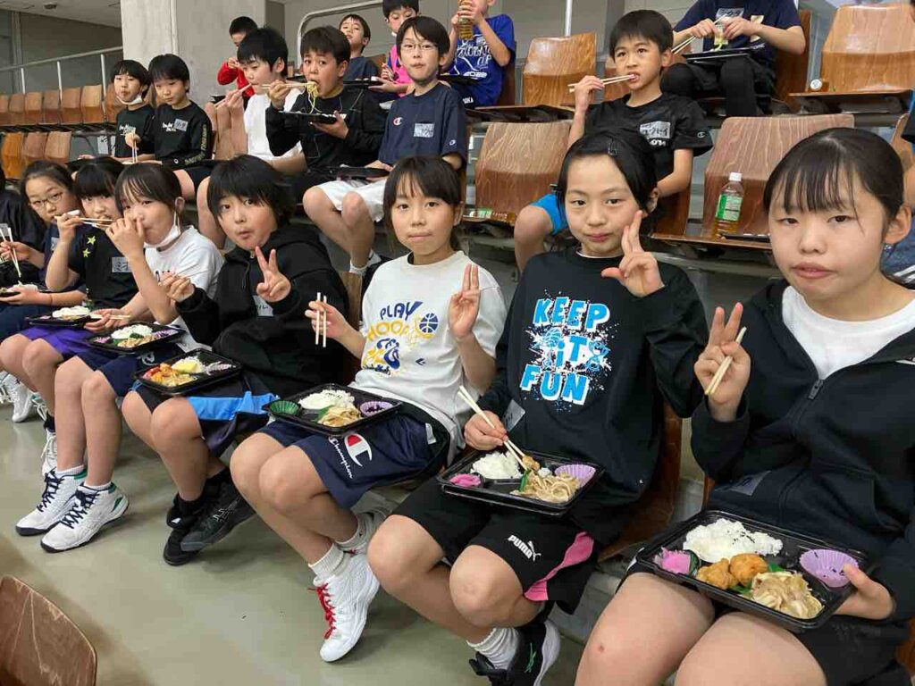 最後の時間はみんなでお昼タイム