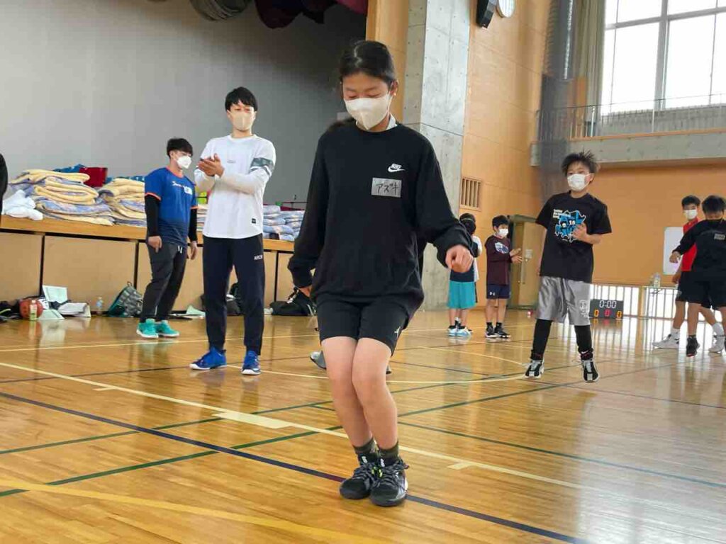 午後は昨日に引き続き森本コーチによるリズムアップトレーニング