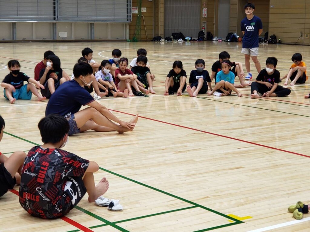 裸足になって集合