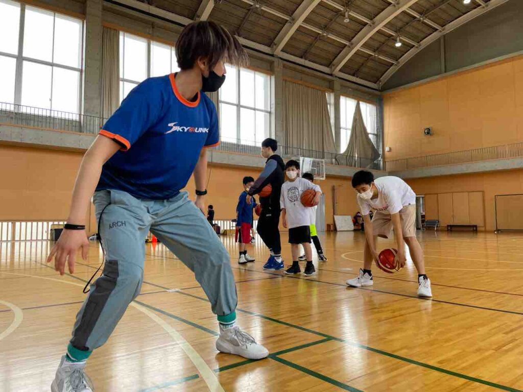 ドリブル練習‼️やったことのない技にも積極的にチャレンジ森本コーチからもお話があったようにできないこともやり続けることが大切