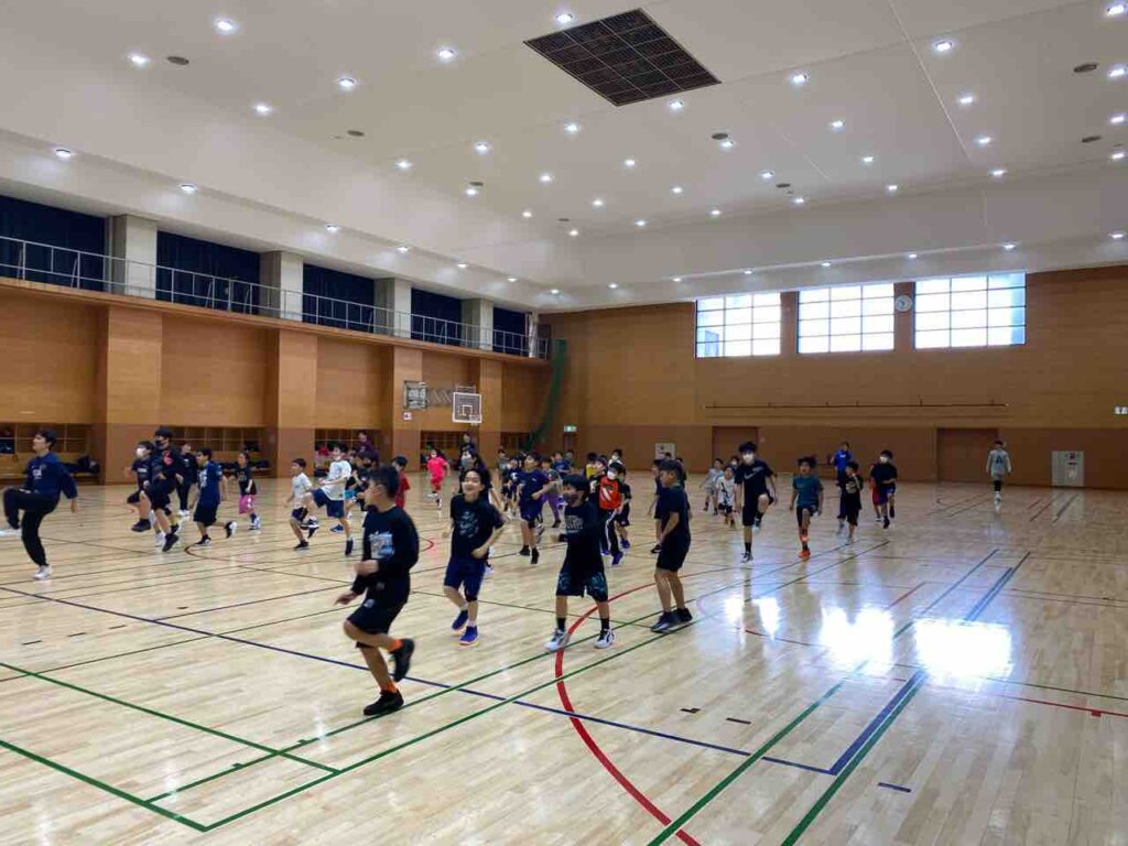 最初はウォーミングアップも兼ねてトレーニングを実施