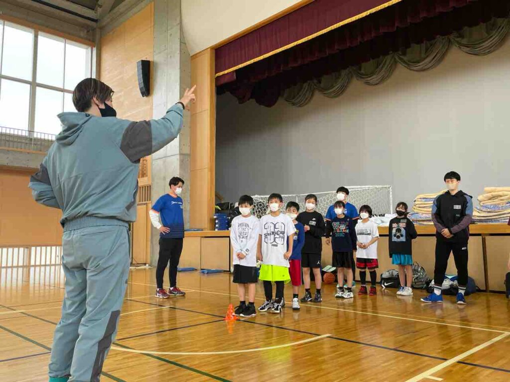 前半は森本コーチ担当でスタート最初は楽しくみんなでリズムアップトレーニング選手達も音楽に合わせてノリノリに
