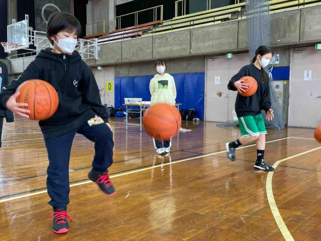 ハンドリング練習難しい技にもどんどんチャレンジ