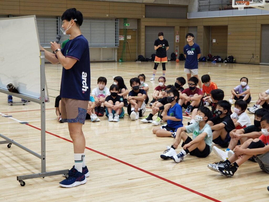 コーチと一緒に昨日教わったことを振り返りながら、改めてこの合宿での意識を固めていきます！！