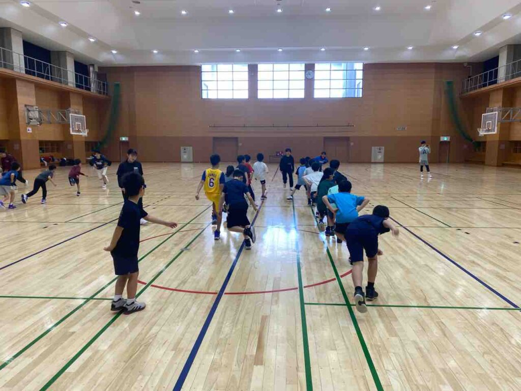 最初はウォーミングアップも兼ねてトレーニングを実施