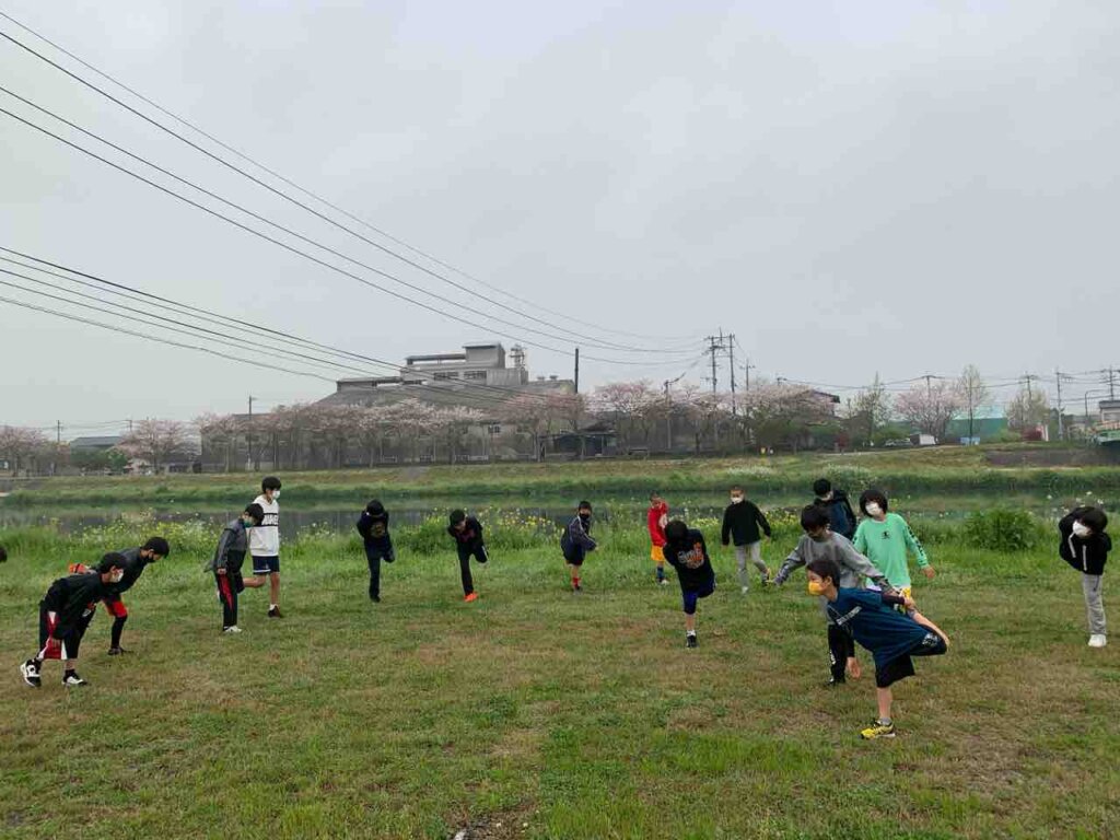 かる〜く体を動かして