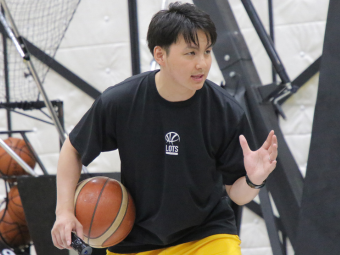 GXAバスケットボールコーチ河村　航亮
